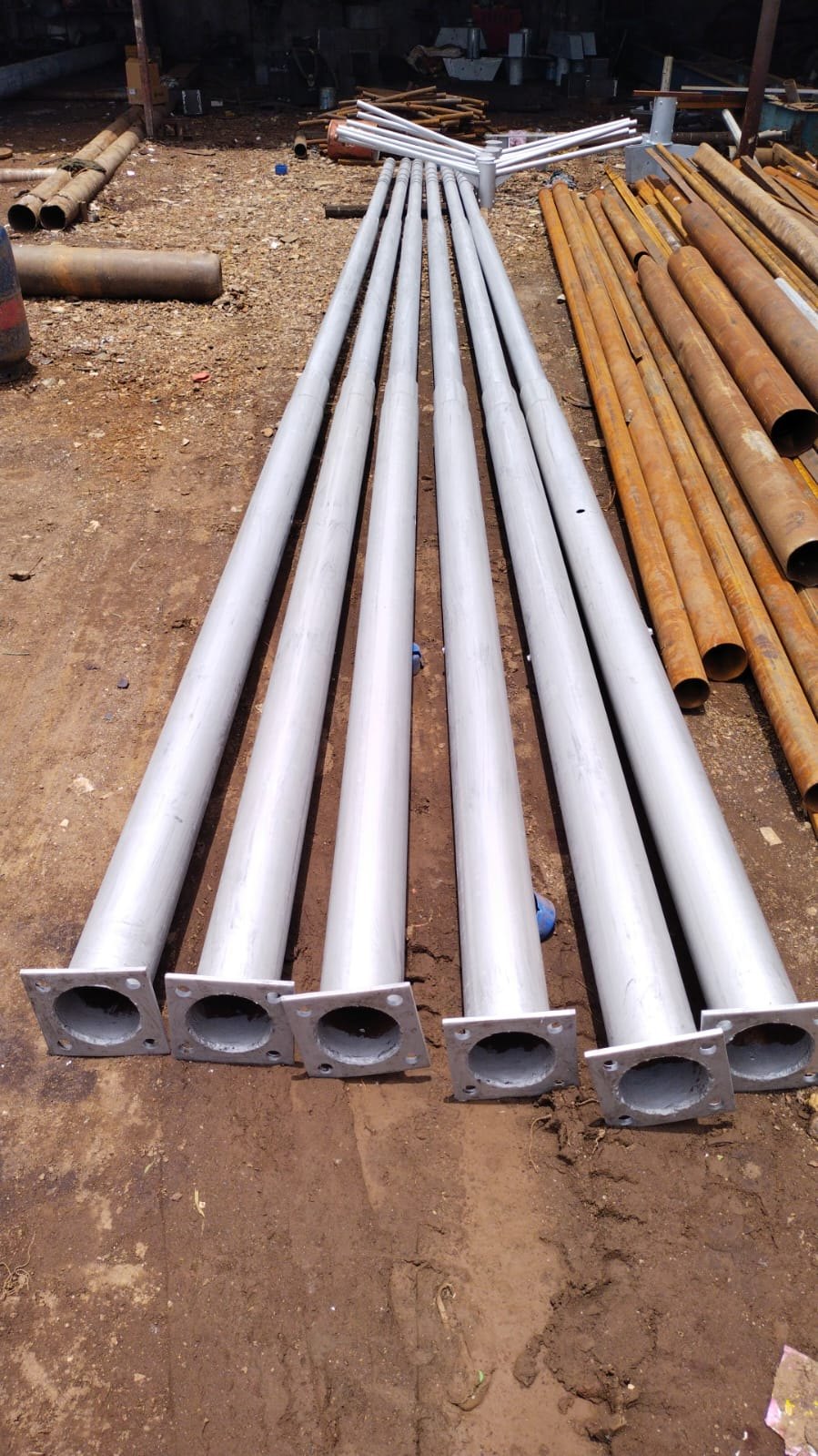 HDGI / Painted Tubular Poles (Straight / Swaged)